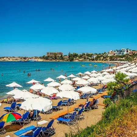 Sunny Breeze In A Prime Spot Near Everything Vilă