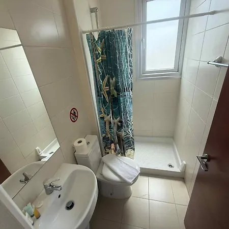 Sunny Breeze In A Prime Spot Near Everything Golful Coralilor