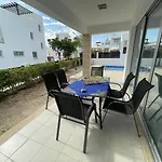 Sunny Breeze In A Prime Spot Near Everything Villa Coral Bay