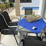 Villa Sunny Breeze In A Prime Spot Near Everything *