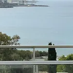 Sunny Breeze In A Prime Spot Near Everything