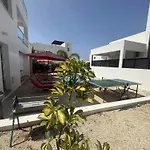 Sunny Breeze In A Prime Spot Near Everything Villa