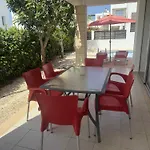 Sunny Breeze In A Prime Spot Near Everything Villa *