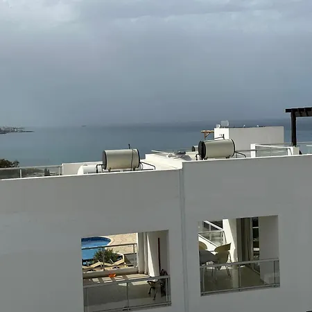 Sunny Breeze In A Prime Spot Near Everything