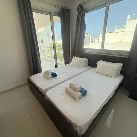 Sunny Breeze In A Prime Spot Near Everything Villa *