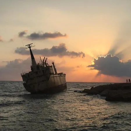 Sunny Breeze In A Prime Spot Near Everything Βίλα