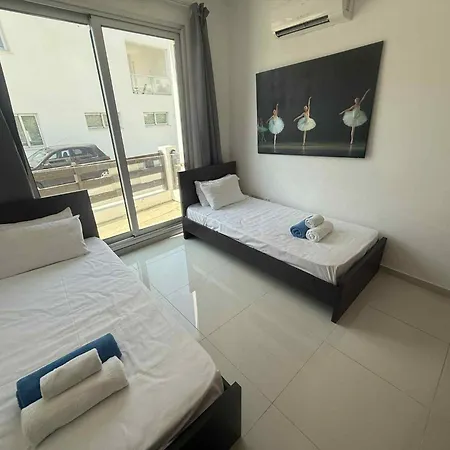 Sunny Breeze In A Prime Spot Near Everything