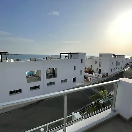 Sunny Breeze In A Prime Spot Near Everything Βίλα